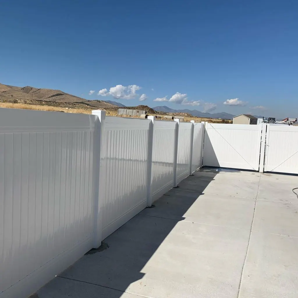 Vinyl Fence Installation in Heber Valley, Utah completed by Frontier Fence
